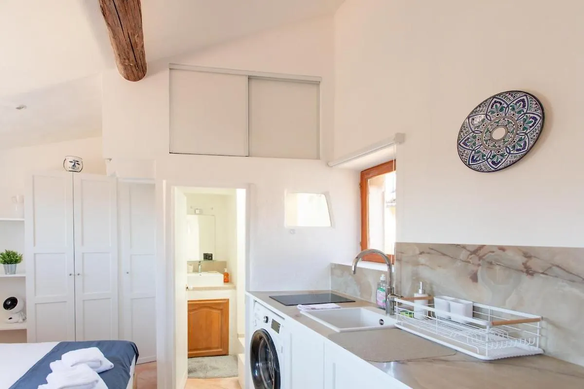 Апартаменты #5 Eagle Nest 5Mins Walk Of The Sea Ac Wifi Old Town Ницца 0*,  Франция